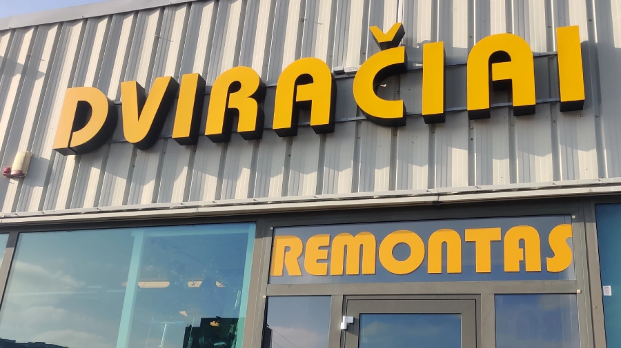 Šviečiančios raidės